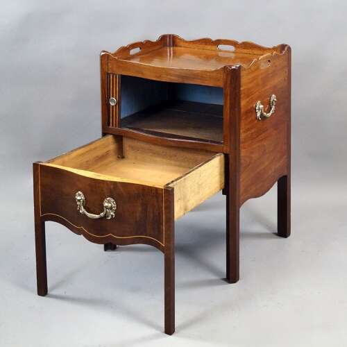 A George III period mahogany tray-top commode